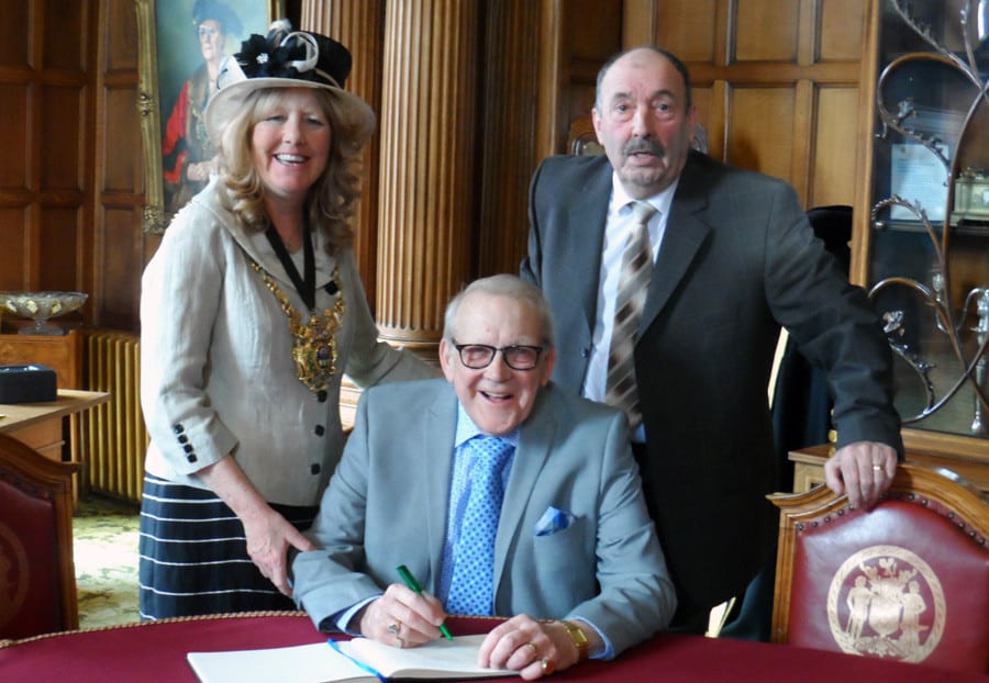 Ernest Wright receiving Civic Awards