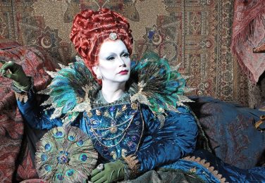 Drag Queen in Lizzie Biscuits costume